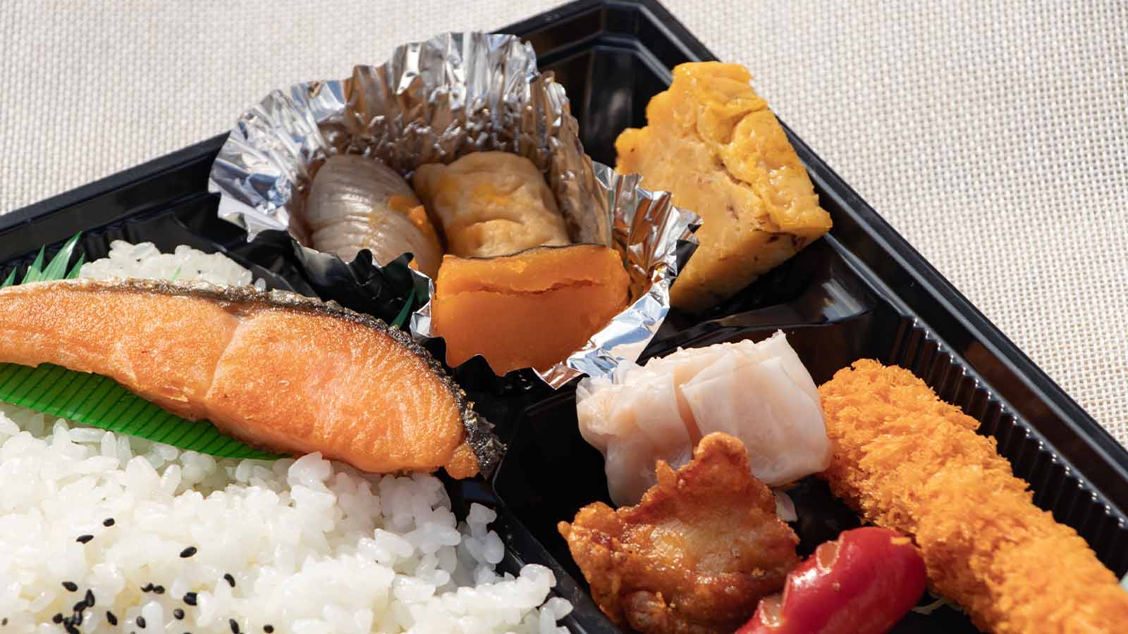お弁当の写真